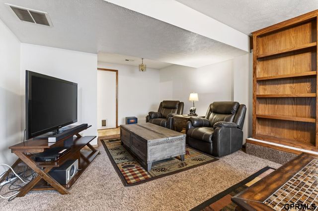 13614 Wallace Drive, Plattsmouth, NE 68048