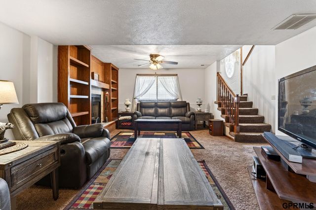 13614 Wallace Drive, Plattsmouth, NE 68048