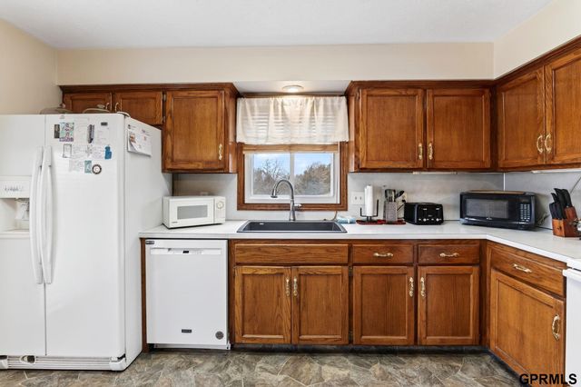 13614 Wallace Drive, Plattsmouth, NE 68048