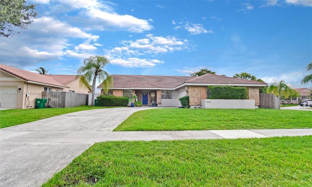15551 Huntridge Rd, Davie, FL 33331