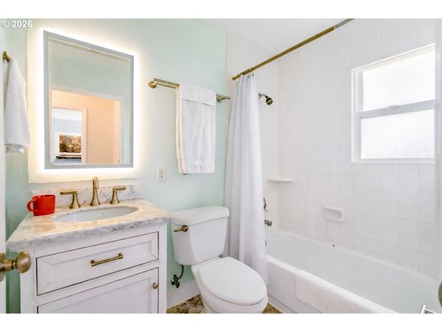 3556 Ne 112TH Ave, Portland, OR 97220