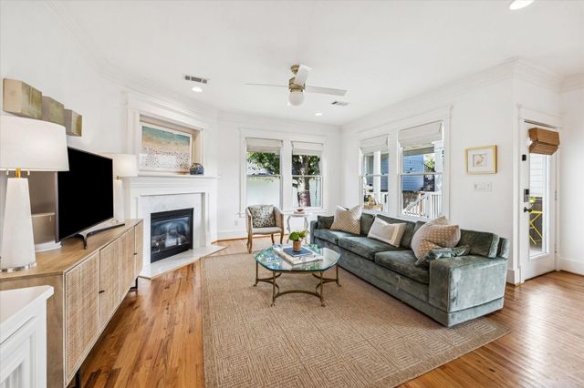 919 Ashland Street B, Houston, TX 77008