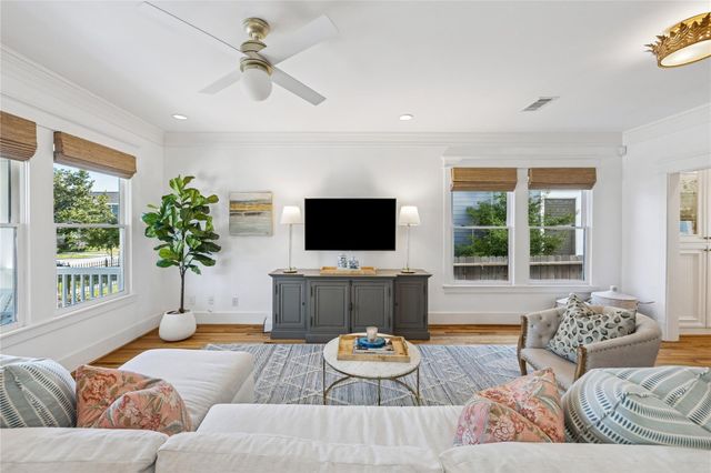 919 Ashland Street B, Houston, TX 77008