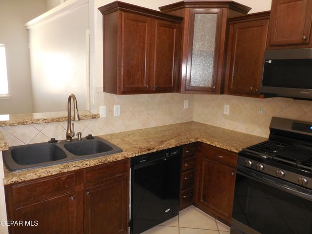 14301 Desert Orchid Drive, Horizon City, TX 79928