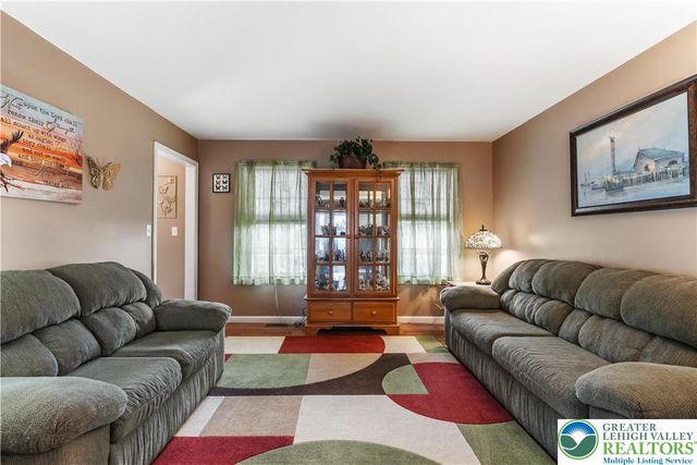 123 New, Walnutport Boro, PA 18088