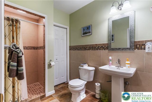 123 New, Walnutport Boro, PA 18088