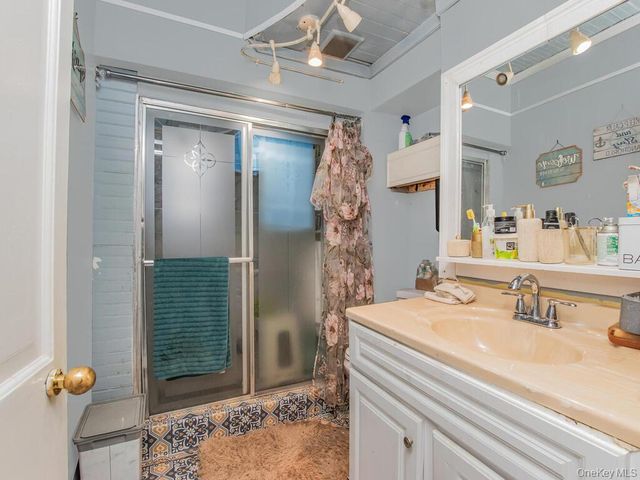 3720 Dyre Avenue, Bronx, NY 10466