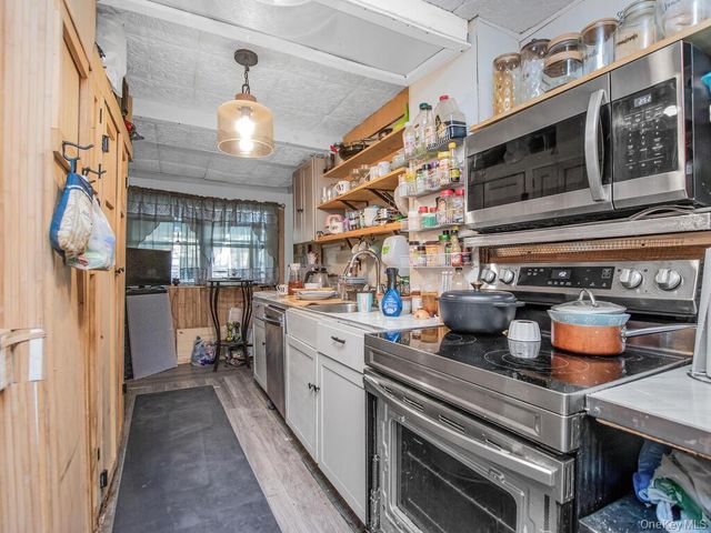 3720 Dyre Avenue, Bronx, NY 10466