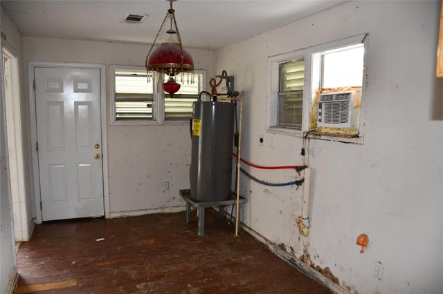 5415 Avenue M, Galveston, TX 77551