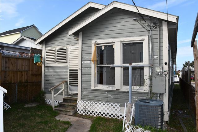 5415 Avenue M, Galveston, TX 77551