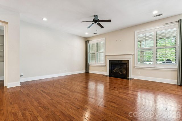 16826 Coves Edge Lane, Charlotte, NC 28278