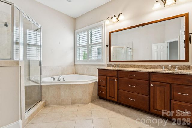 16826 Coves Edge Lane, Charlotte, NC 28278