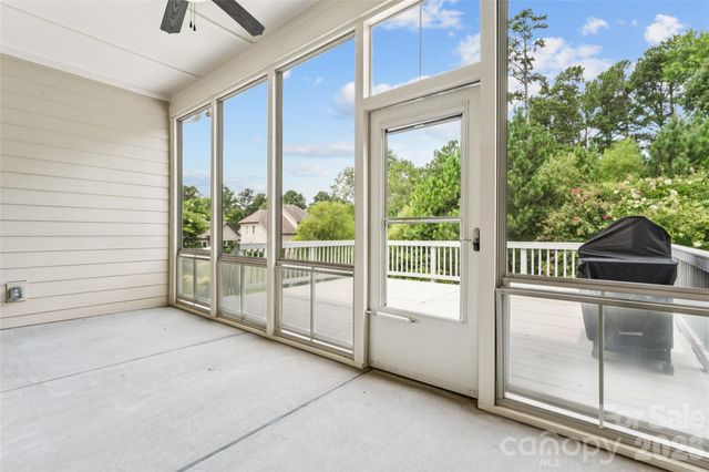 16826 Coves Edge Lane, Charlotte, NC 28278
