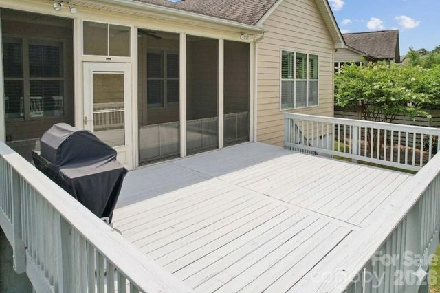 16826 Coves Edge Lane, Charlotte, NC 28278