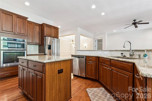 16826 Coves Edge Lane, Charlotte, NC 28278