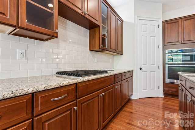 16826 Coves Edge Lane, Charlotte, NC 28278