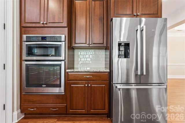 16826 Coves Edge Lane, Charlotte, NC 28278