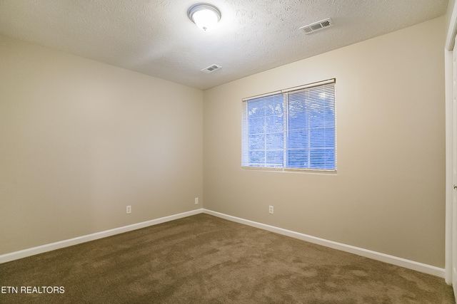 1130 Durham Rd, Knoxville, TN 37931