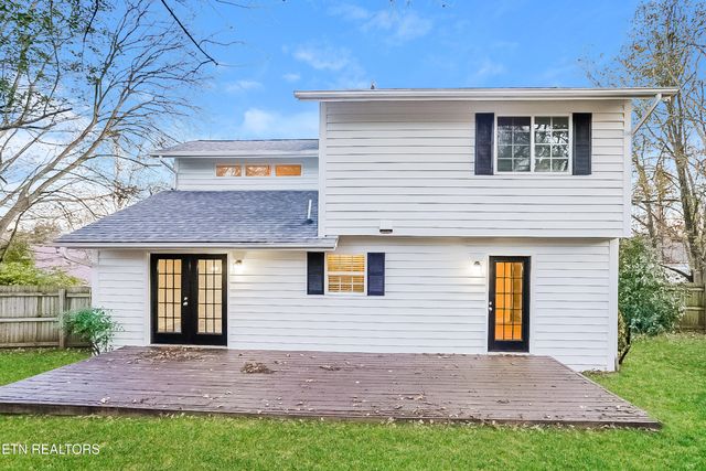 1130 Durham Rd, Knoxville, TN 37931