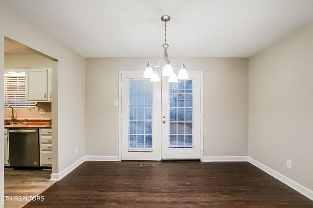 1130 Durham Rd, Knoxville, TN 37931