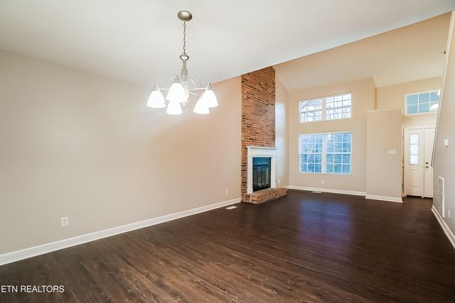 1130 Durham Rd, Knoxville, TN 37931