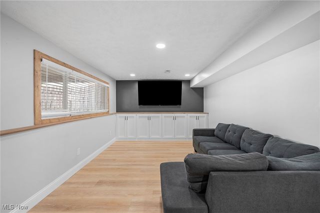 16310 Richard Drive, Brook Park, OH 44142