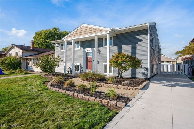 16310 Richard Drive, Brook Park, OH 44142