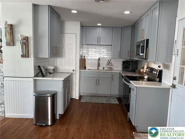 4263 Windsor Drive, Allentown City, PA 18104