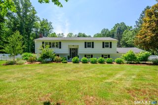 1 Brookwood Drive, Newtown, CT 06470