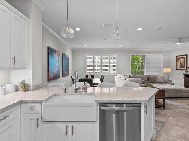 15826 Binks Pointe Terrace, Wellington, FL 33414