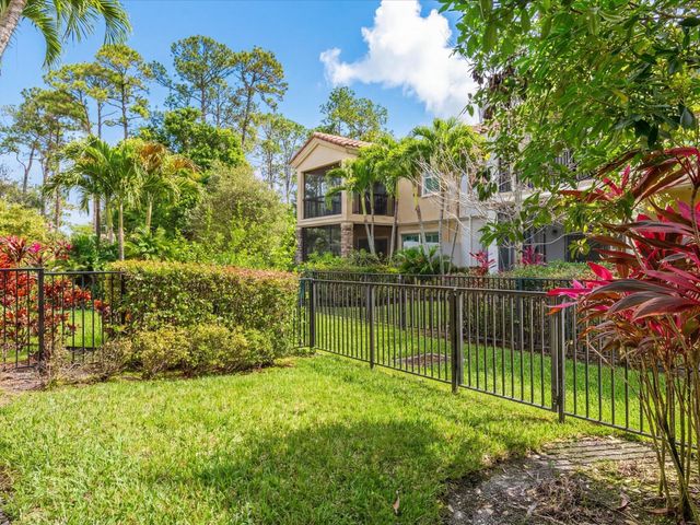 15826 Binks Pointe Terrace, Wellington, FL 33414