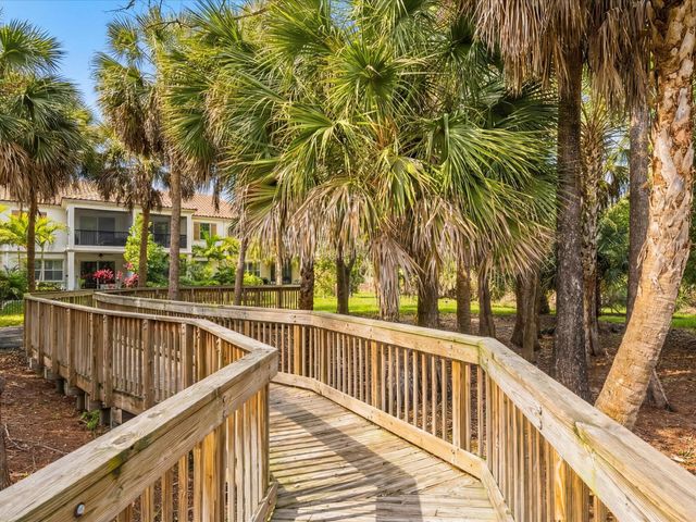 15826 Binks Pointe Terrace, Wellington, FL 33414