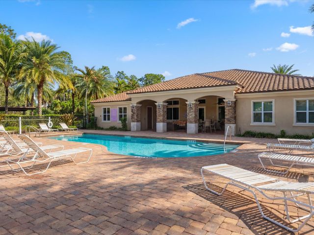 15826 Binks Pointe Terrace, Wellington, FL 33414