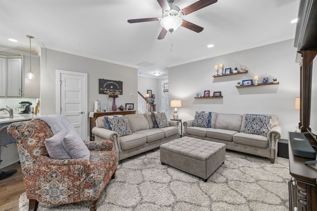 1607 Drakes Creek Rd, Hendersonville, TN 37075