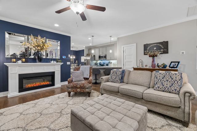 1607 Drakes Creek Rd, Hendersonville, TN 37075