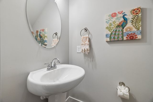 1607 Drakes Creek Rd, Hendersonville, TN 37075