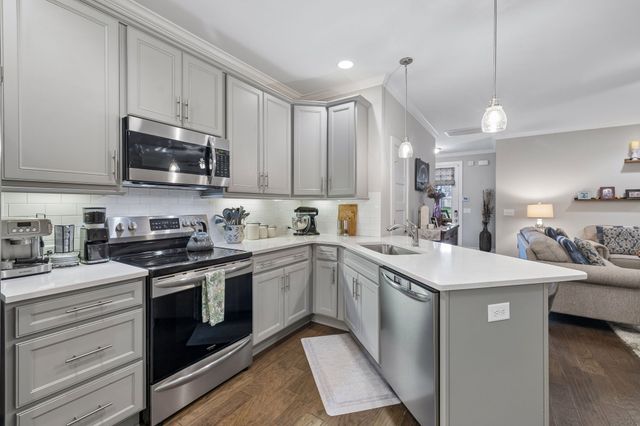 1607 Drakes Creek Rd, Hendersonville, TN 37075