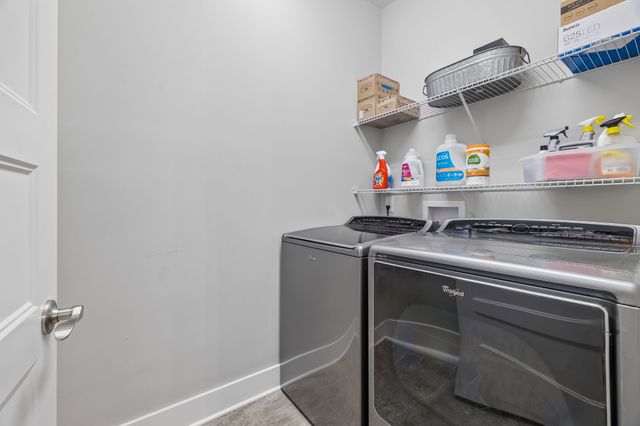 1607 Drakes Creek Rd, Hendersonville, TN 37075