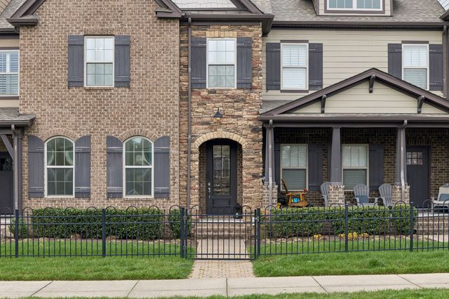 1607 Drakes Creek Rd, Hendersonville, TN 37075