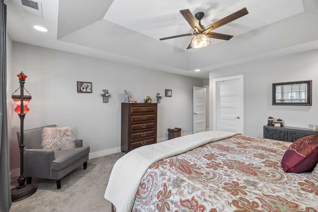 1607 Drakes Creek Rd, Hendersonville, TN 37075