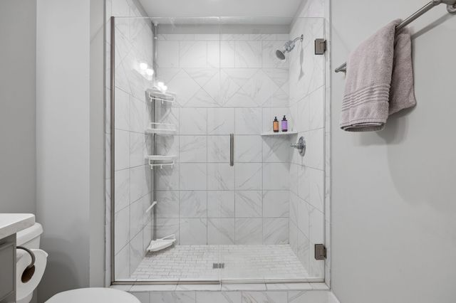 1607 Drakes Creek Rd, Hendersonville, TN 37075