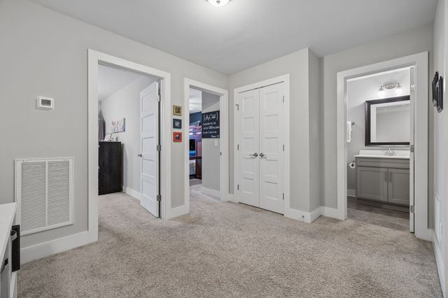 1607 Drakes Creek Rd, Hendersonville, TN 37075