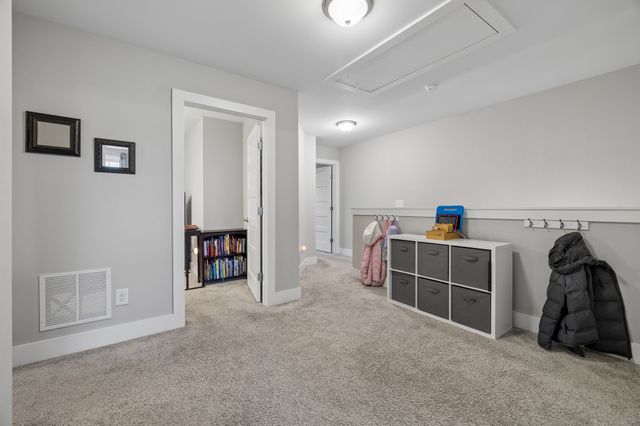 1607 Drakes Creek Rd, Hendersonville, TN 37075