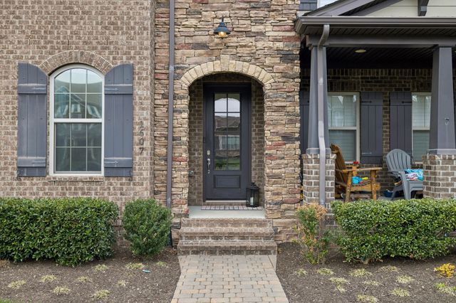 1607 Drakes Creek Rd, Hendersonville, TN 37075