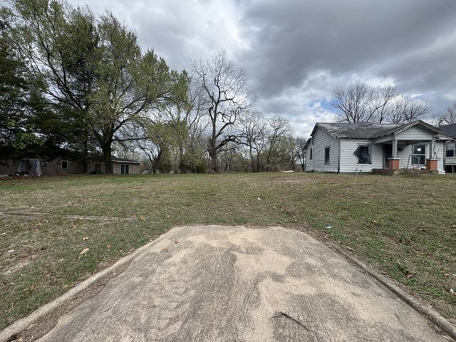 1138 Fitzhugh, Paris, TX 75460