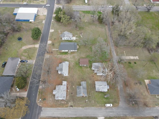 1138 Fitzhugh, Paris, TX 75460