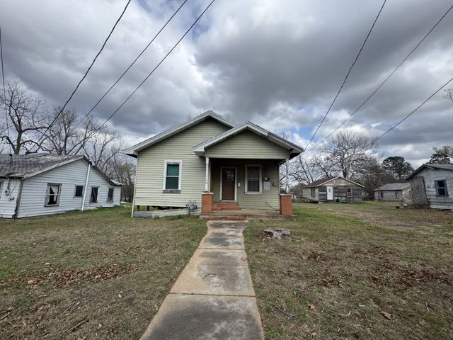 1138 Fitzhugh, Paris, TX 75460