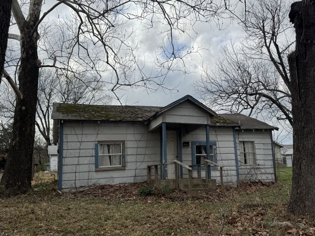 1138 Fitzhugh, Paris, TX 75460