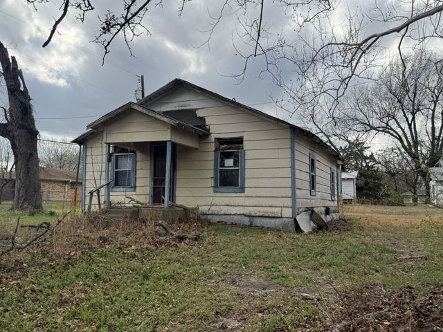 1138 Fitzhugh, Paris, TX 75460