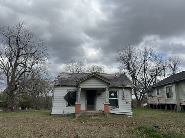 1138 Fitzhugh, Paris, TX 75460